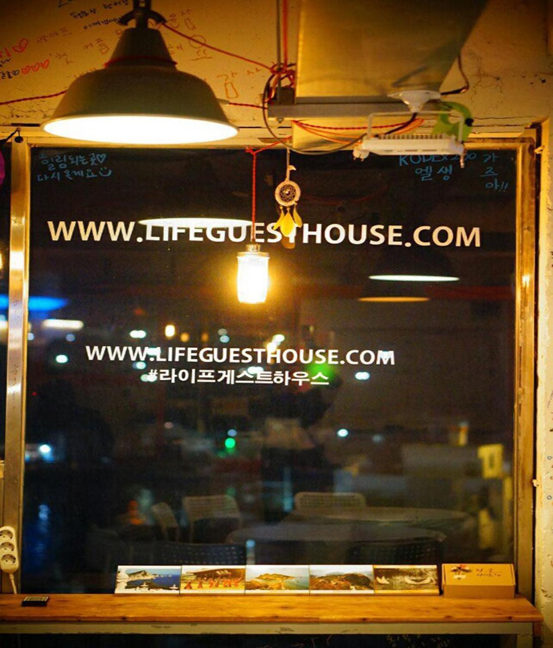 Lifeguesthouse Тхонйон Екстер'єр фото
